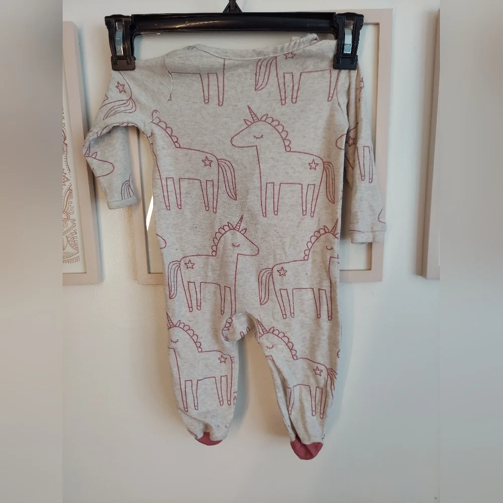 🎁10/$25-Unicorn Sleeper, gray and pink,  6 month